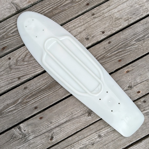 Penny board glow in the dark NWOT - Picture 4 of 7